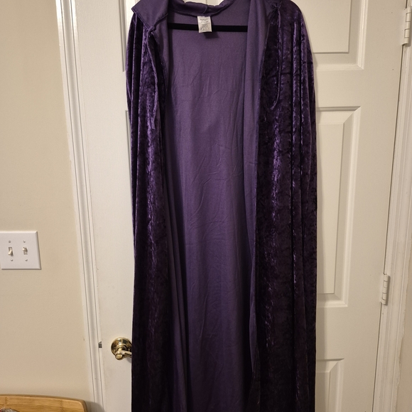 Purple Hooded Cape - Picture 3 of 4